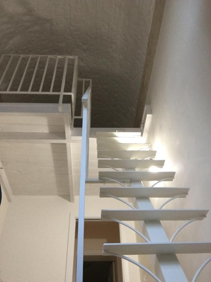 Nido Di Pietra-Dimora In Centro Bed & Breakfast อัลเบโรเบลโล ภายนอก รูปภาพ