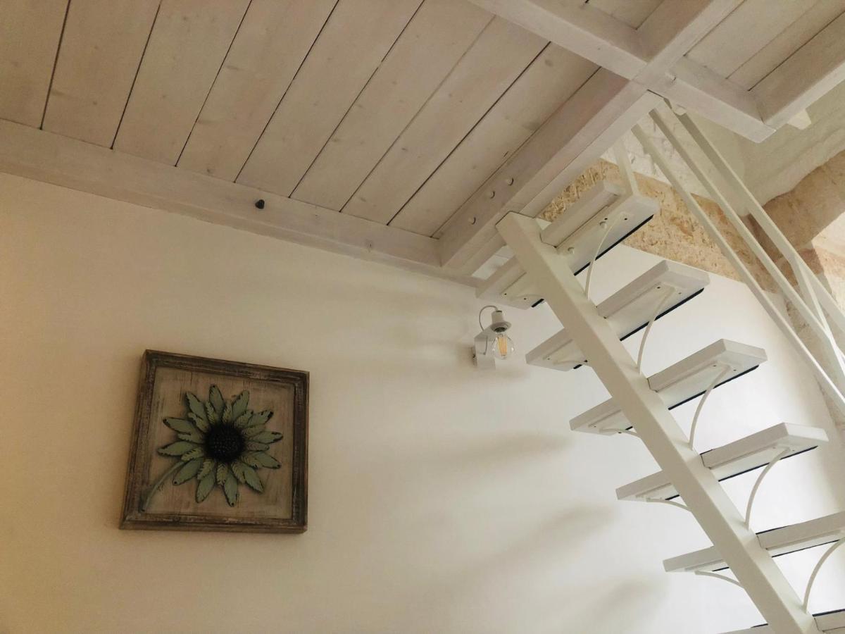 Nido Di Pietra-Dimora In Centro Bed & Breakfast อัลเบโรเบลโล ภายนอก รูปภาพ